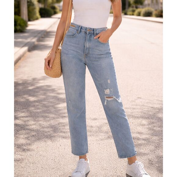 Old Navy Denim - Old Navy Extra High Rise Sky-Hi Straight Jeans Distressed Womens 10 Button Fly